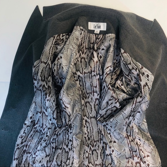 🛍Le Suit Gray Jacket with Snake skin liner 8 - Picture 6 of 7